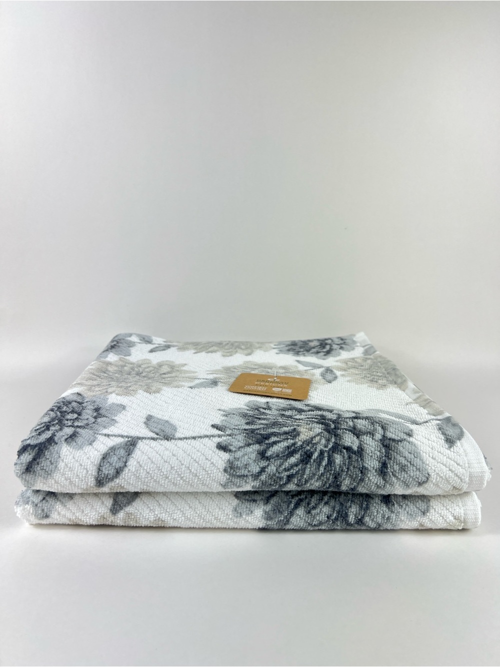 Deborah Connolly Bath Towels Gray Tan White Bold Floral Soft Cotton Set of 2 NEW